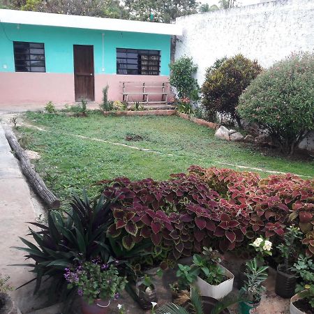 Hostal Y Temazcal Guemez Чичен-Ица Экстерьер фото
